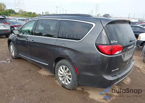 2017 Chrysler Pacifica Touring-L z USA, uszkodzony, nr VIN 2C4RC1BG0HR753012